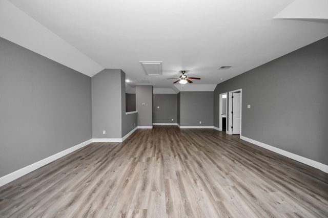 31 Glade Park Drive, Missouri City, TX 77459