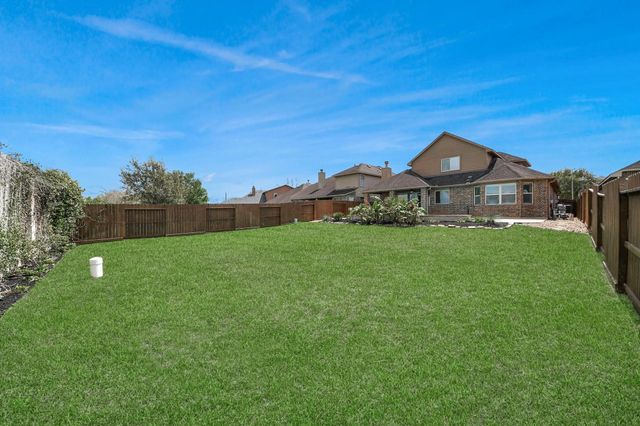 31 Glade Park Drive, Missouri City, TX 77459