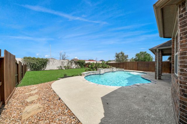 31 Glade Park Drive, Missouri City, TX 77459