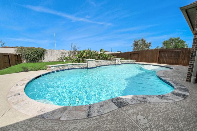 31 Glade Park Drive, Missouri City, TX 77459