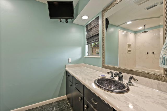 2105 Willow Dell Drive, Seabrook, TX 77586
