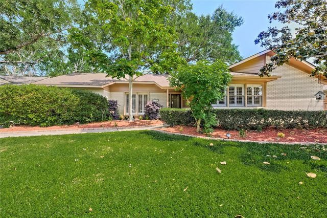 2105 Willow Dell Drive, Seabrook, TX 77586