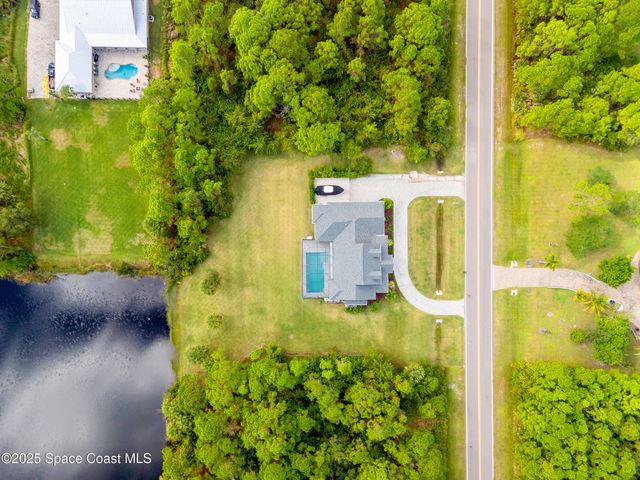 7035 Indian River Boulevard, Grant, FL 32949