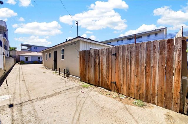 13719 Yukon Avenue 4, Hawthorne, CA 90250