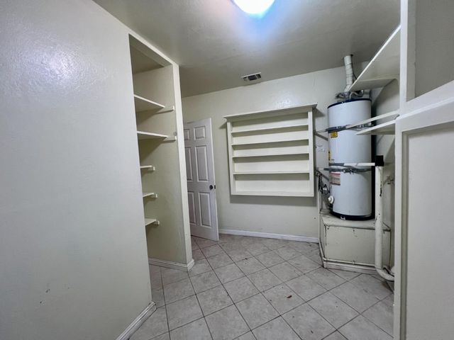 7016 Peck Dr, Sacramento, CA 95828