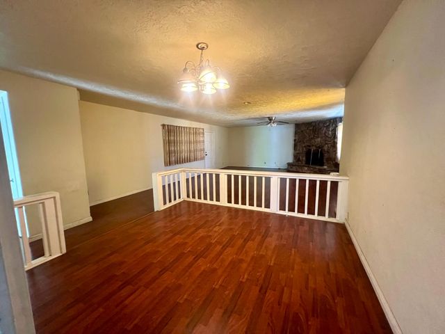 7016 Peck Dr, Sacramento, CA 95828