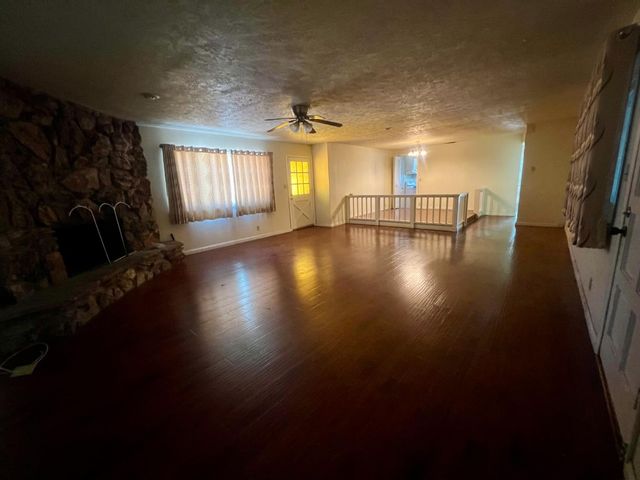 7016 Peck Dr, Sacramento, CA 95828