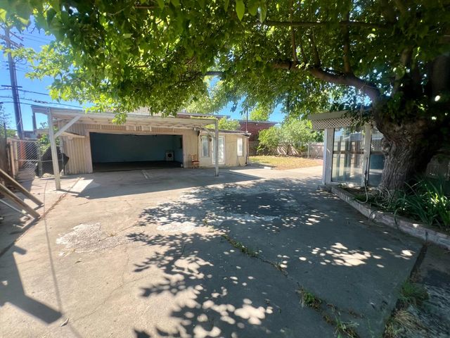 7016 Peck Dr, Sacramento, CA 95828