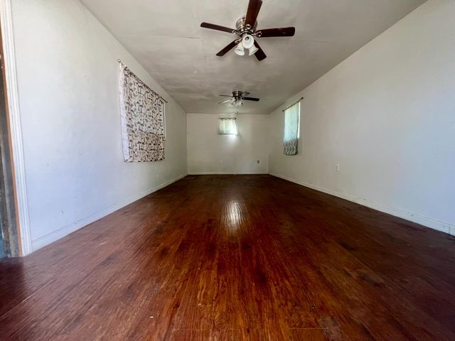 7016 Peck Dr, Sacramento, CA 95828