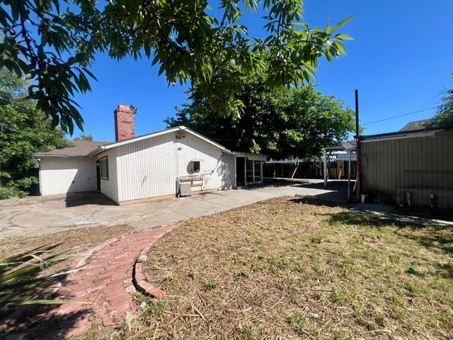 7016 Peck Dr, Sacramento, CA 95828