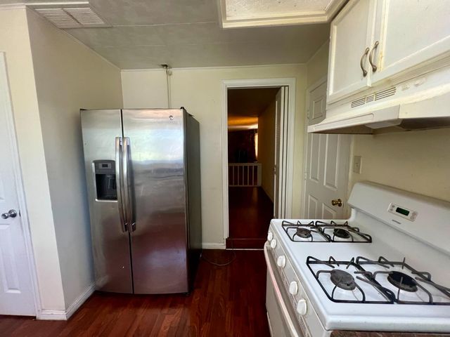 7016 Peck Dr, Sacramento, CA 95828