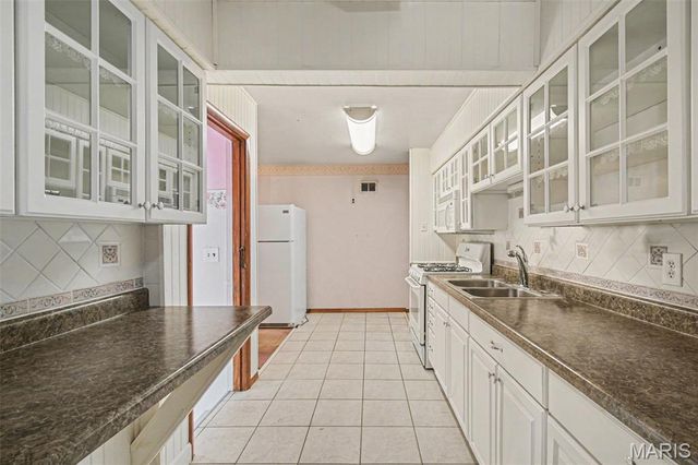 9716 Margo Ann Lane, Woodson Terrace, MO 63134