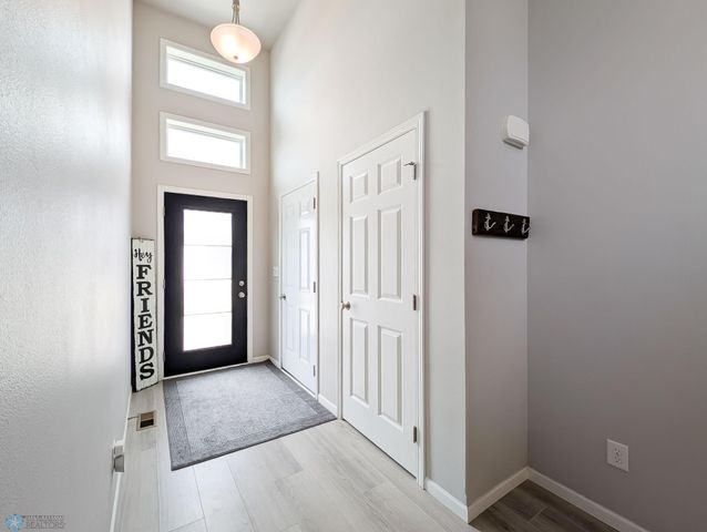 1506 67th Avenue S, Fargo, ND 58104