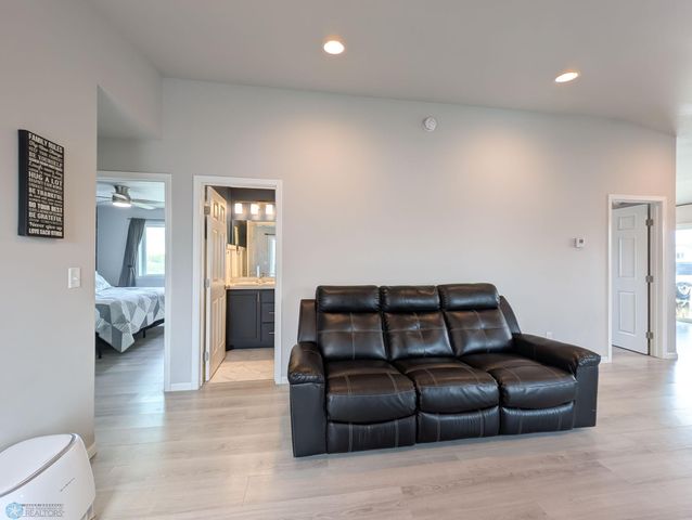 1506 67th Avenue S, Fargo, ND 58104