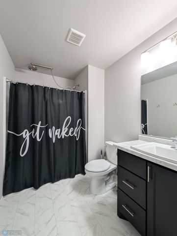 1506 67th Avenue S, Fargo, ND 58104