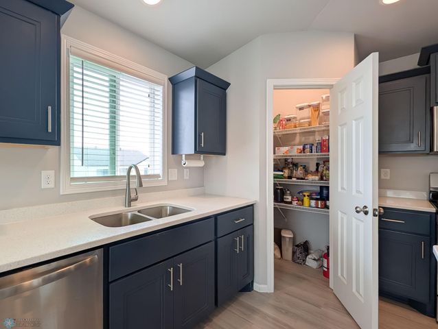 1506 67th Avenue S, Fargo, ND 58104