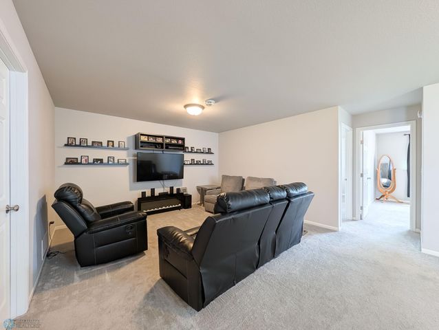 1506 67th Avenue S, Fargo, ND 58104