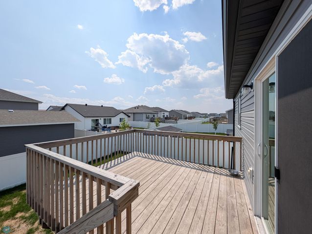 1506 67th Avenue S, Fargo, ND 58104