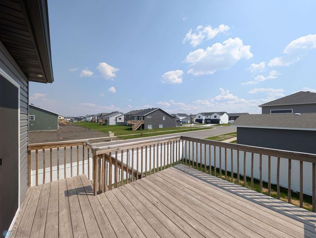 1506 67th Avenue S, Fargo, ND 58104