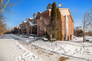 217 W Oakbrook Drive, Ann Arbor, MI 48103