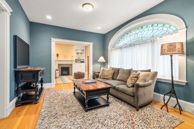 483 Washington St 1, Brookline, MA 02446