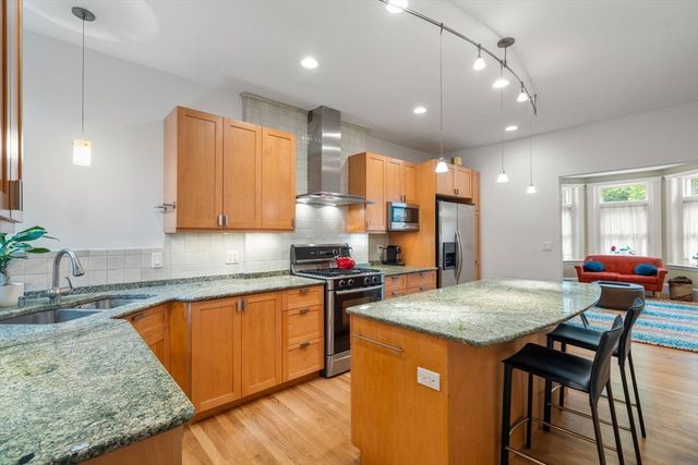 483 Washington St 1, Brookline, MA 02446