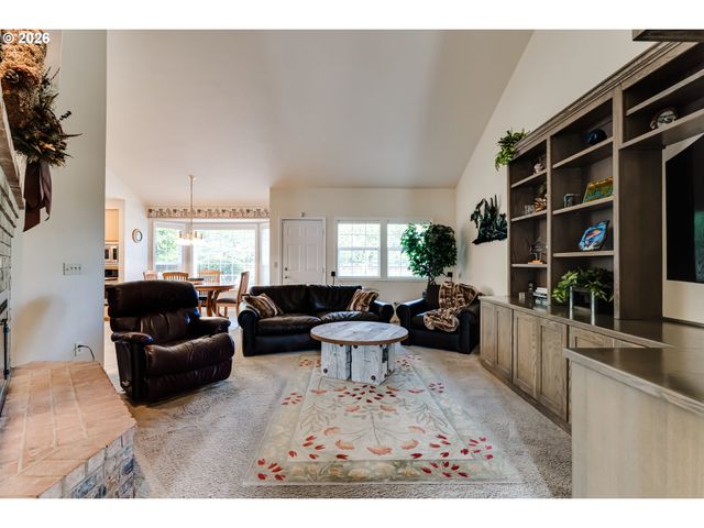 3030 METOLIUS Dr, Eugene, OR 97408
