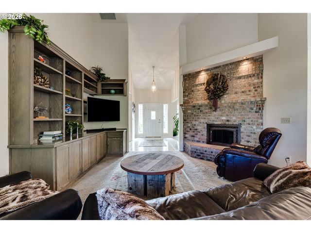 3030 METOLIUS Dr, Eugene, OR 97408