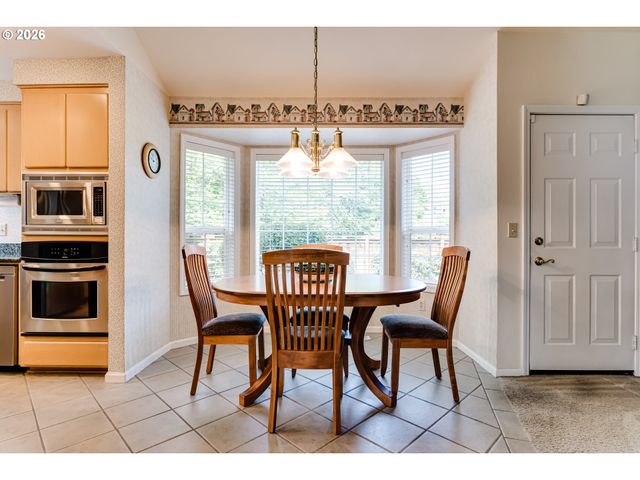 3030 METOLIUS Dr, Eugene, OR 97408