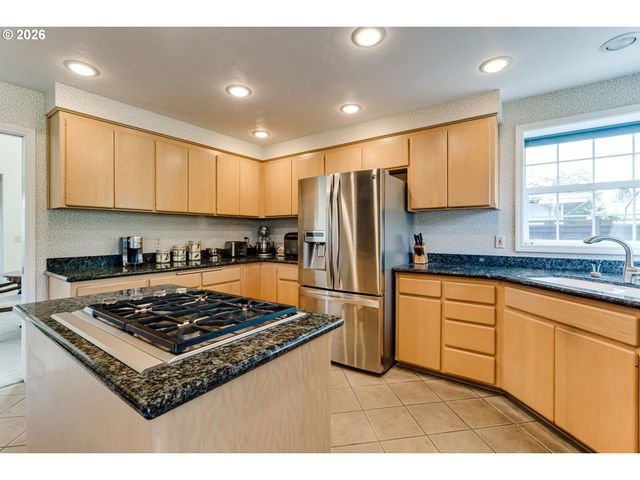 3030 METOLIUS Dr, Eugene, OR 97408