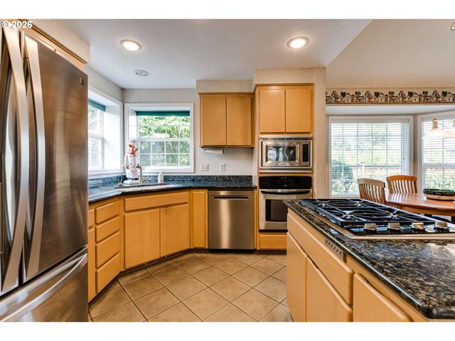 3030 METOLIUS Dr, Eugene, OR 97408