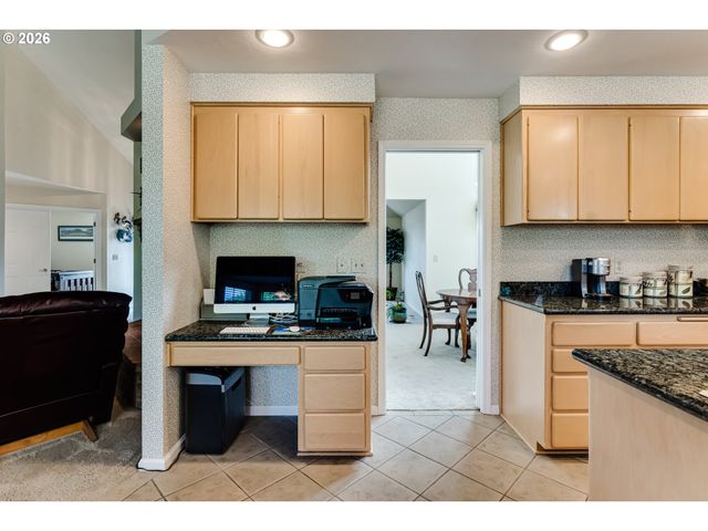 3030 METOLIUS Dr, Eugene, OR 97408