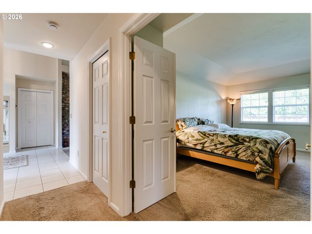 3030 METOLIUS Dr, Eugene, OR 97408