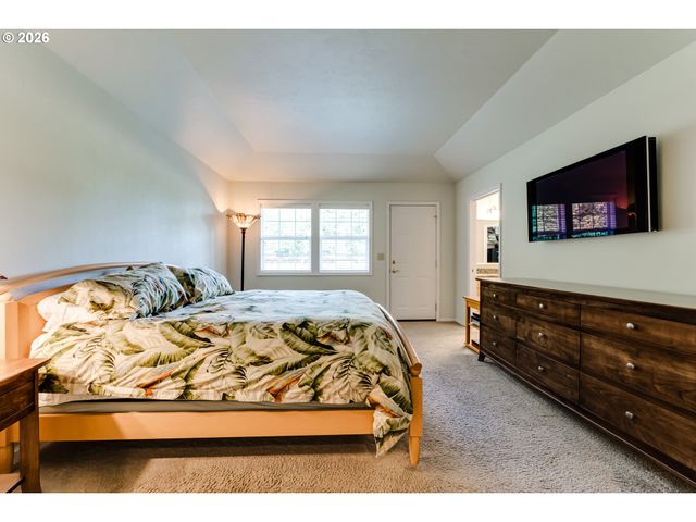 3030 METOLIUS Dr, Eugene, OR 97408