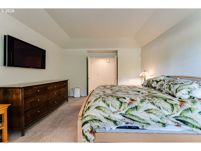 3030 METOLIUS Dr, Eugene, OR 97408