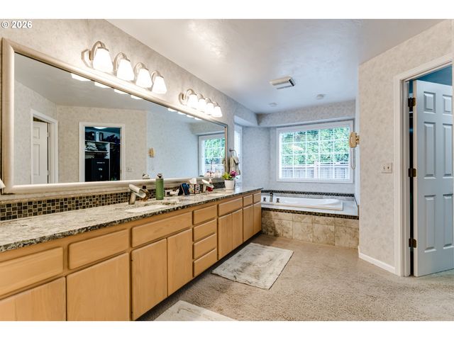 3030 METOLIUS Dr, Eugene, OR 97408