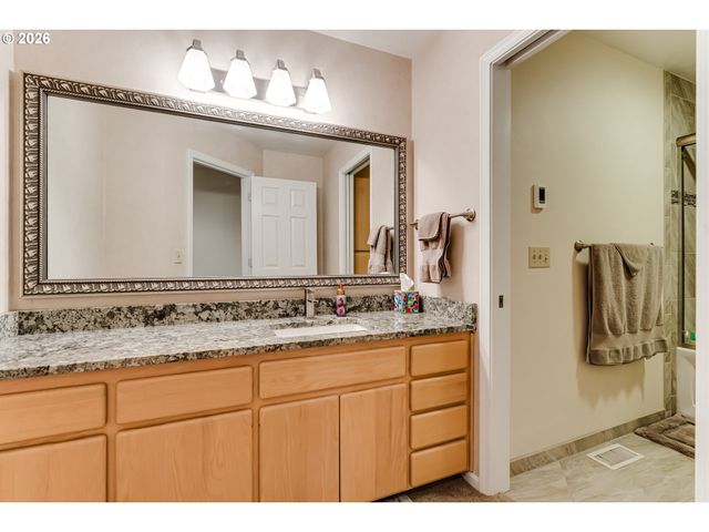3030 METOLIUS Dr, Eugene, OR 97408