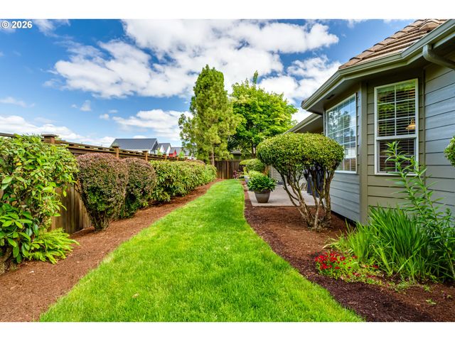 3030 METOLIUS Dr, Eugene, OR 97408