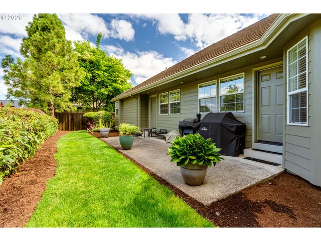 3030 METOLIUS Dr, Eugene, OR 97408