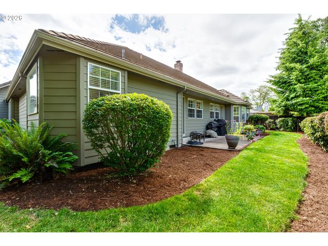 3030 METOLIUS Dr, Eugene, OR 97408