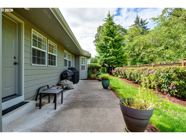 3030 METOLIUS Dr, Eugene, OR 97408