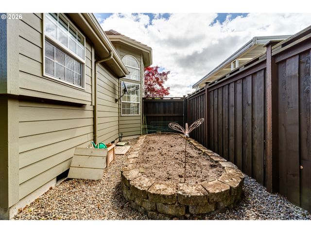 3030 METOLIUS Dr, Eugene, OR 97408