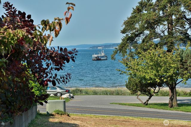 5396 Myrtle Avenue, Freeland, WA 98249
