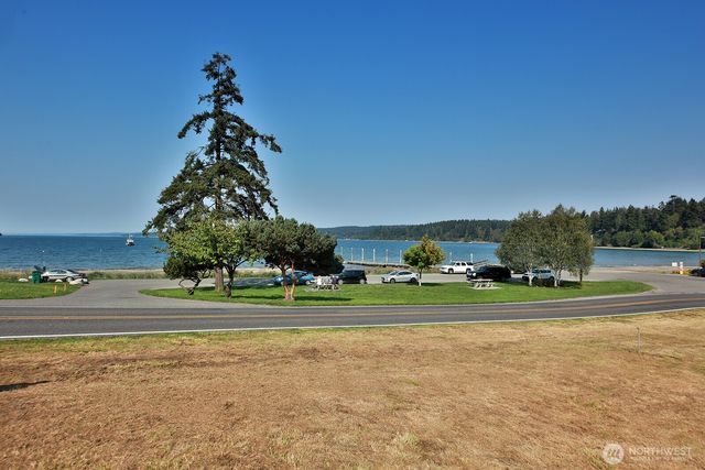 5396 Myrtle Avenue, Freeland, WA 98249