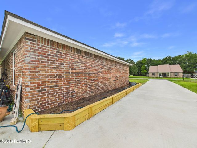 1150 Madeline Heights, Breaux Bridge, LA 70517