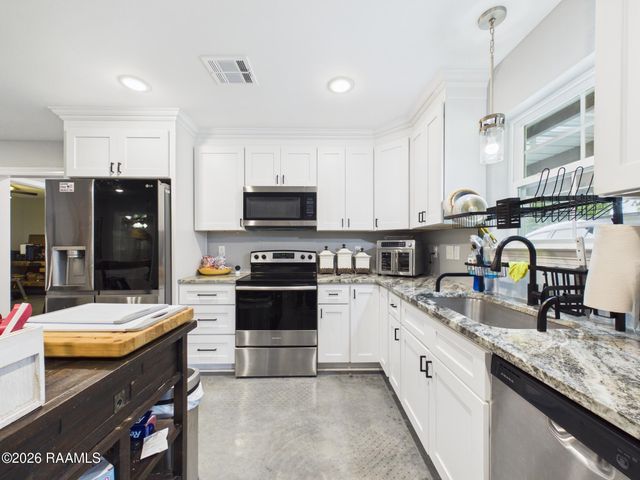 1150 Madeline Heights, Breaux Bridge, LA 70517