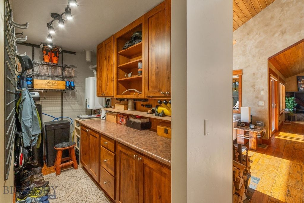 2710 Little Coyote Road, Big Sky, MT 59716 photo 27