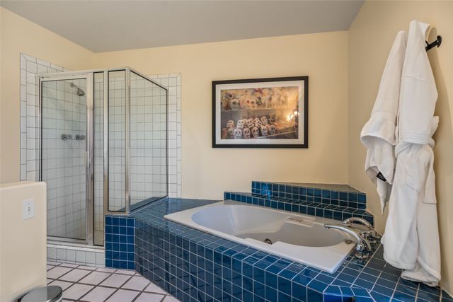 933 Stagecoach Road, Santa Fe, NM 87501