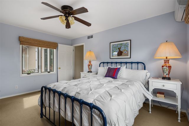 933 Stagecoach Road, Santa Fe, NM 87501