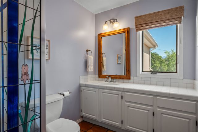 933 Stagecoach Road, Santa Fe, NM 87501